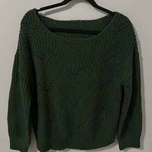 New no tags. Soft green sweater, small